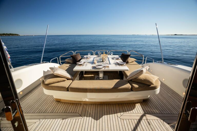 Alfresco Dining Set Up