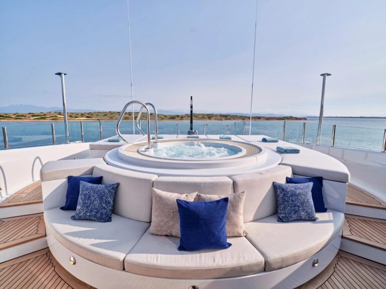 Exterior Sunbathing Area