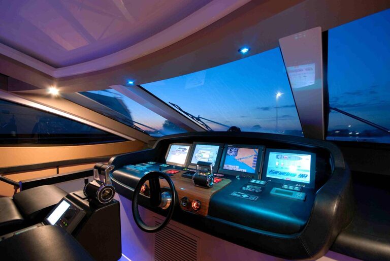 Helm Station