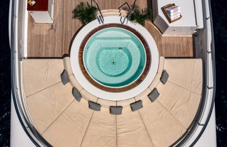 Exterior Sunbathing Area