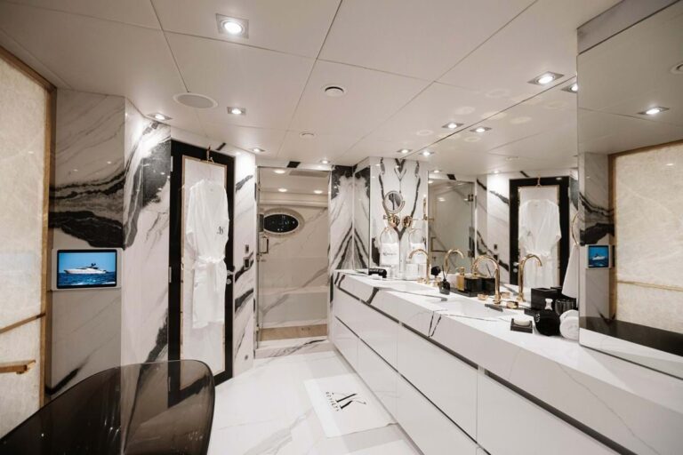 403 Master Ensuite