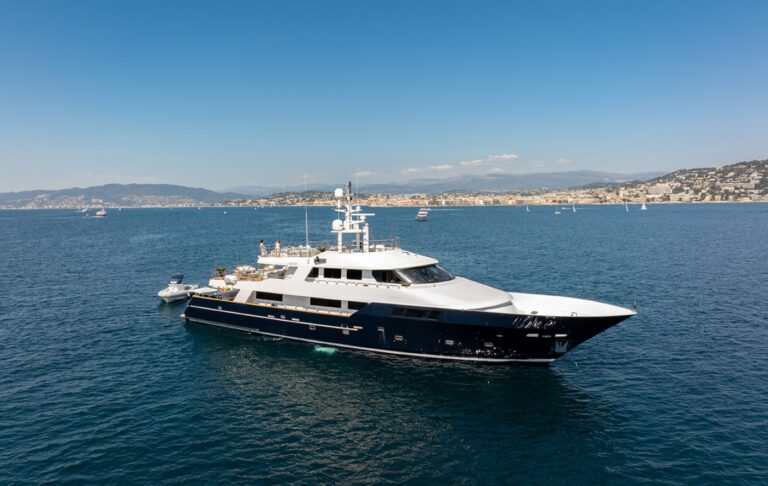 Mitsubishi-admiral Marine