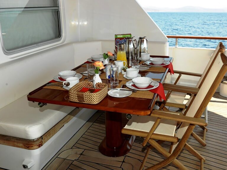 Alfresco Dining