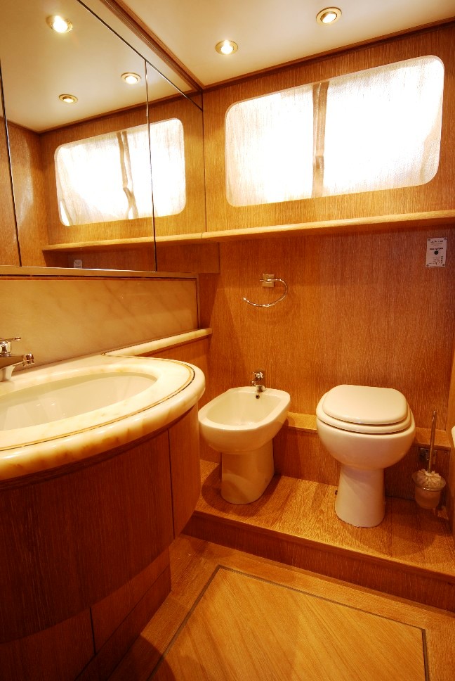 Mablu -  Twin Cabin Bathroom