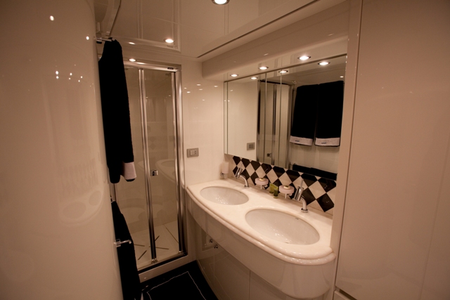 Maiora Yacht SANDS 1 -  Guest Ensuite