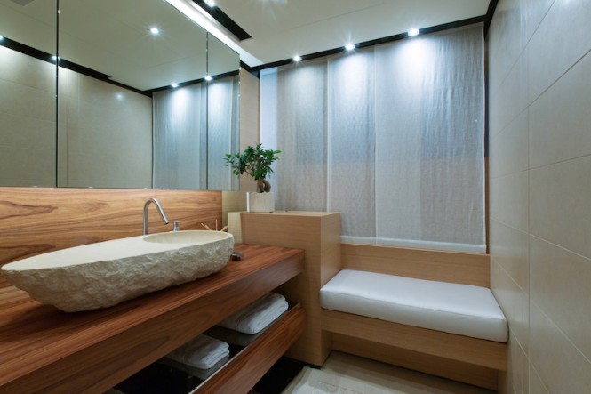 MasterBathroom- PAPI DU PAPI yacht - Photo Credits Marc Paris