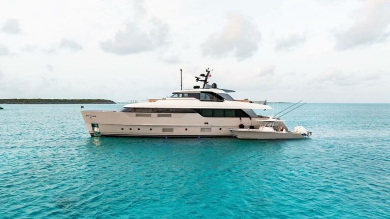 Motor Yacht ADIOS
