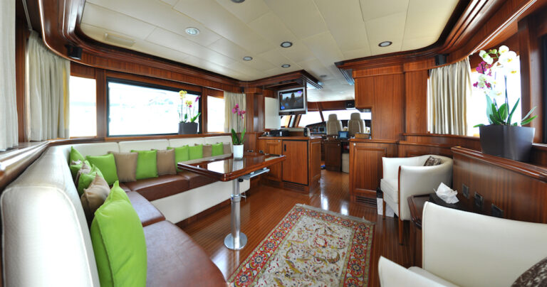 Motor Yacht CONQUISTADOR - Skylounge