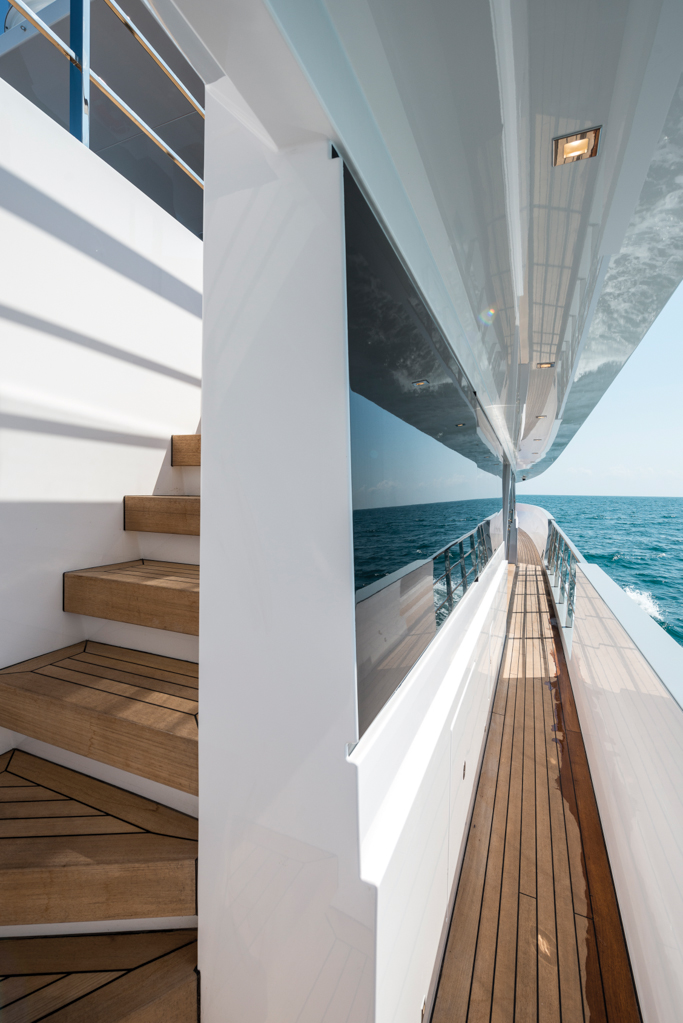 Motor Yacht FOAM-10