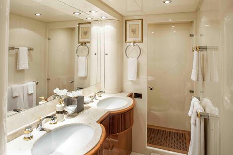 Motor Yacht GRAND BAROSSA - Master Ensuite