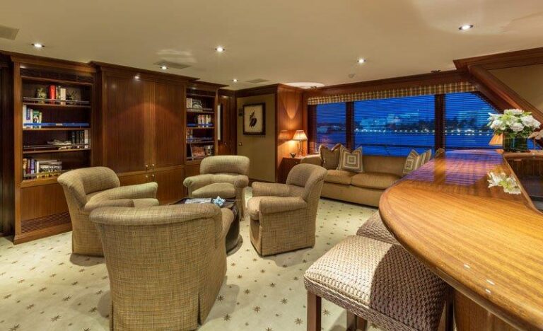 Motor Yacht GRAVITAS - Skylounge