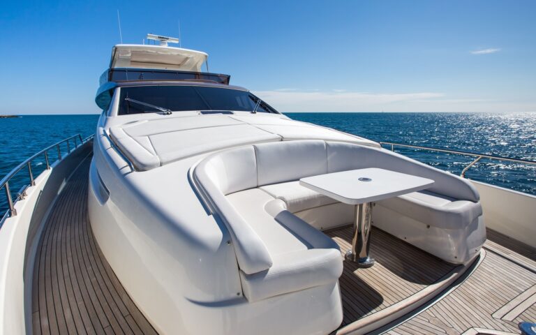 Motor Yacht IGELE - Foredeck
