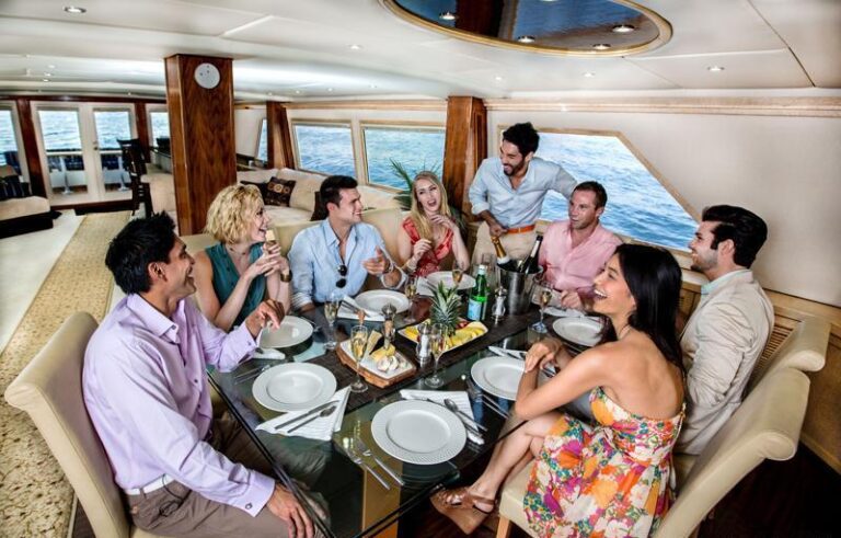Motor Yacht JUSTINE - Dining