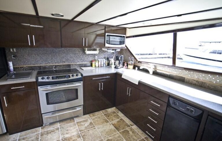 Motor Yacht JUSTINE - Galley