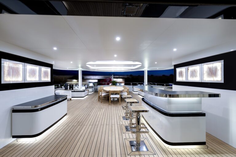 Motor Yacht LIQUID SKY By CMB Yachts - Sundeck