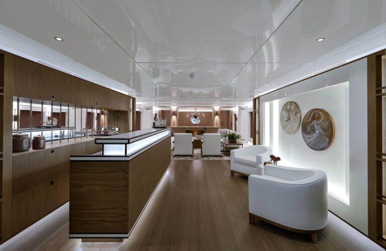 Motor Yacht LIQUID SKY By CMB Yachts - The Bar