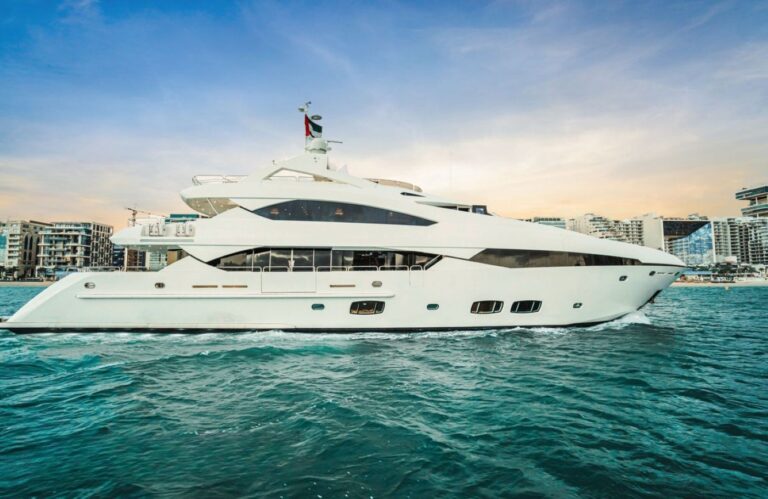 Motor Yacht LUCIEN