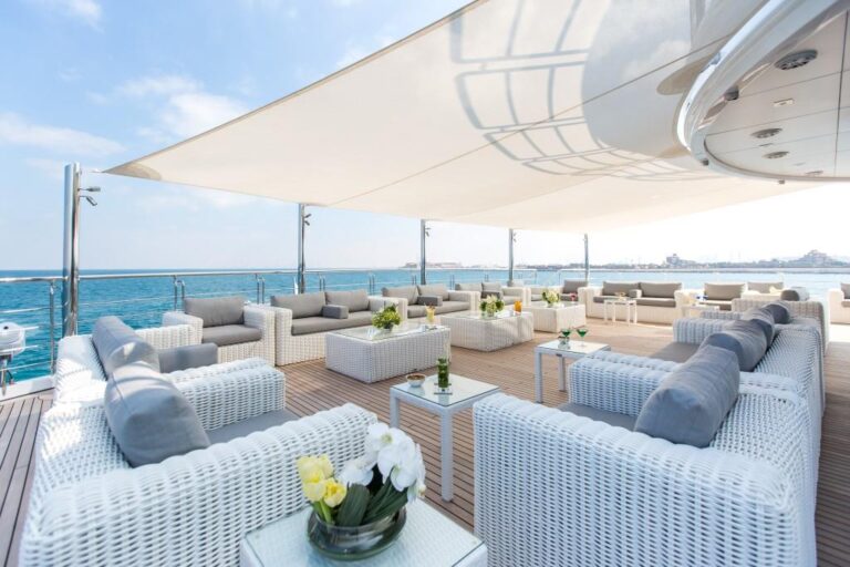 Motor Yacht MOONLIGHT II - Seating
