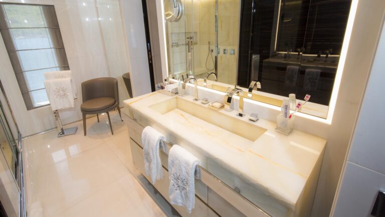 Motor Yacht OURANOS Ensuite