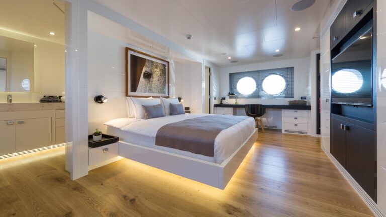 Motor Yacht Sexy Fish - Tansu Yachts - master cabin