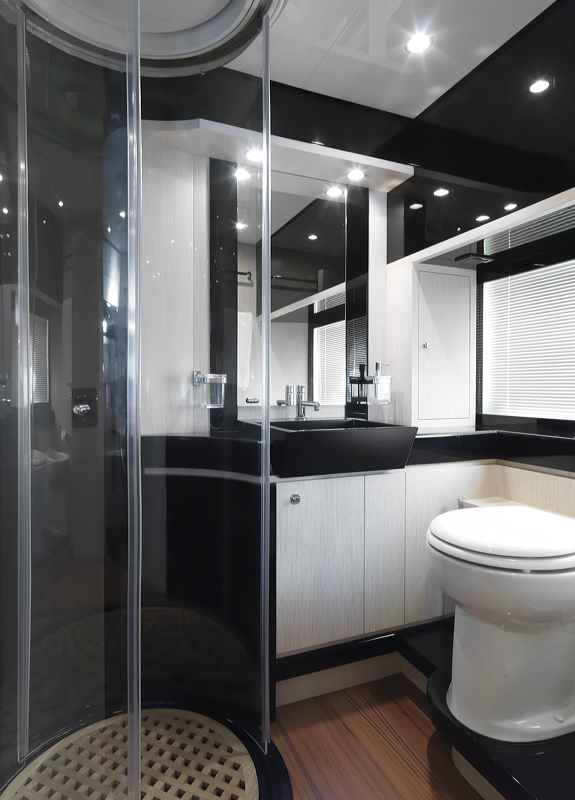Motor Yacht Stinray M - Bathroom 3