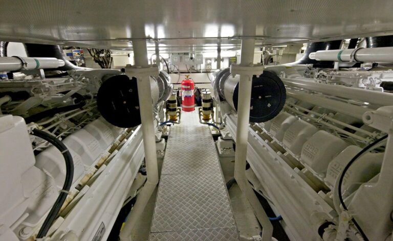 Motor Yacht THEA - Engine Room