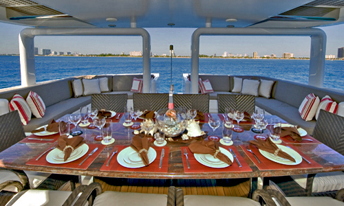 Motor Yacht Triumphant Lady - Aft Dining