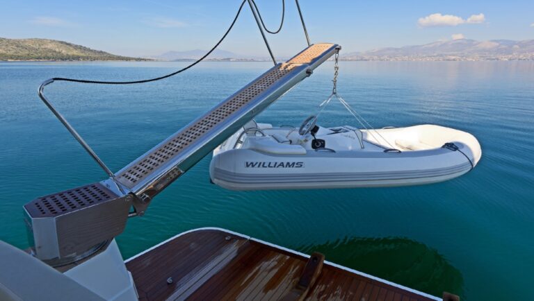 Motor Yacht WAVE MASTER - 008
