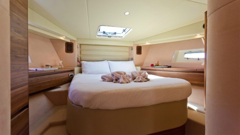 Motor Yacht WAVE MASTER - 016