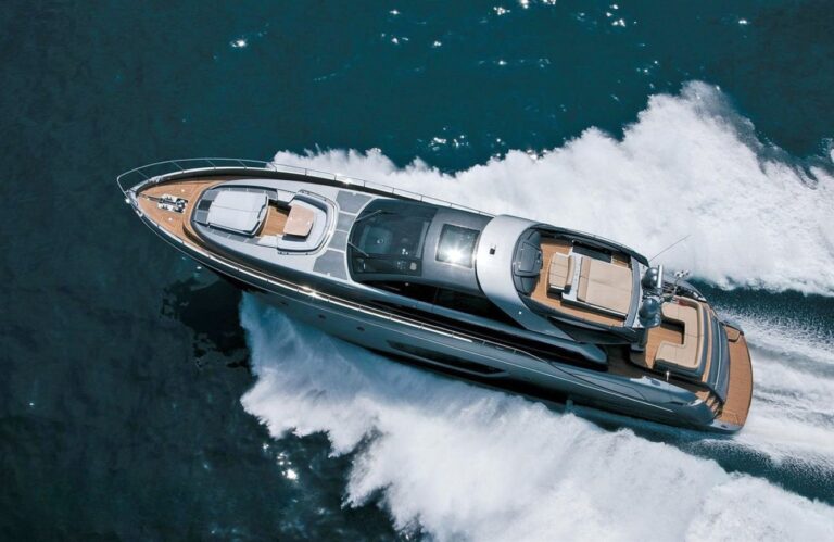 Motor Yacht WHATEVER