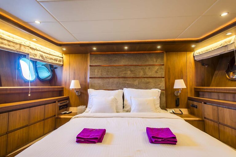 Motor yacht 888 - 020