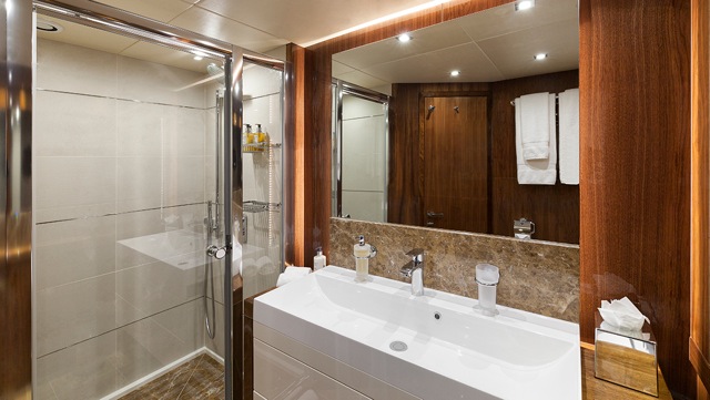 Motor yacht AUTUMN -  Master Ensuite
