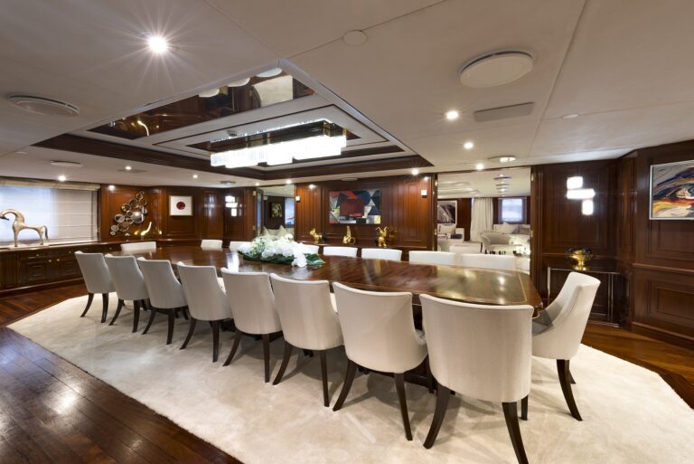 Motor yacht CHAKRA - Formal dining