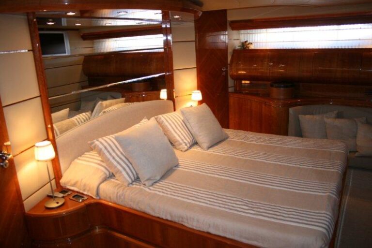 Motor yacht CRIDAMAR -  Master Cabin