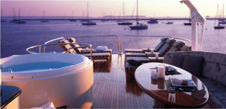 Motor yacht Don Carlo - Sundeck with Spa Pool