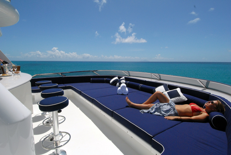 Motor yacht Dona Lola - Sundeck 2
