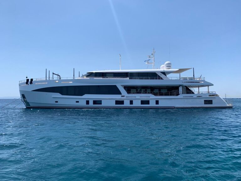 Motor Yacht FIFTY-FIVE