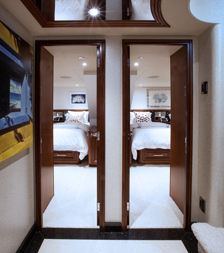 Motor yacht KEMOSBE - Cabin view