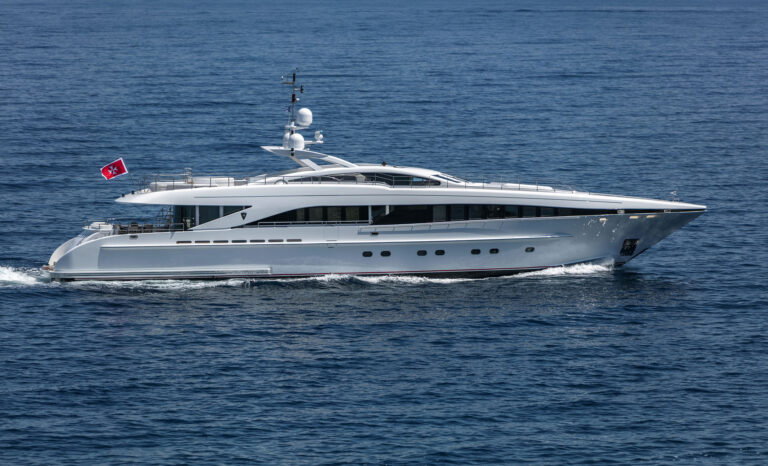 Motor yacht L'EQUINOX - Main