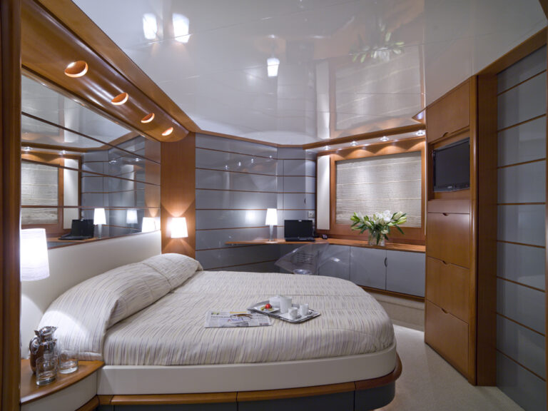 Motor yacht LULU - Master Cabin
