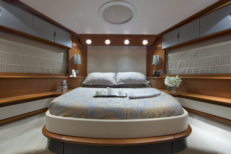Motor yacht LULU - VIP Cabin