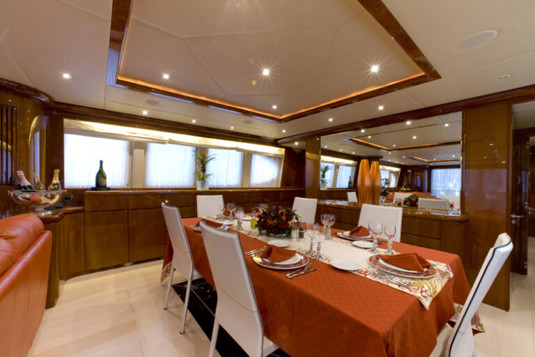Motor yacht MAGIC DREAM - Formal Dining