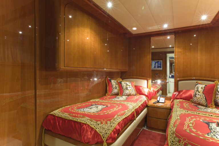 Motor yacht MAGIC DREAM - Twin Cabin