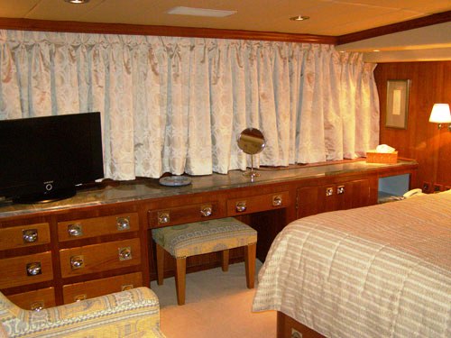 Motor yacht MONACO - Cabin 2 detail