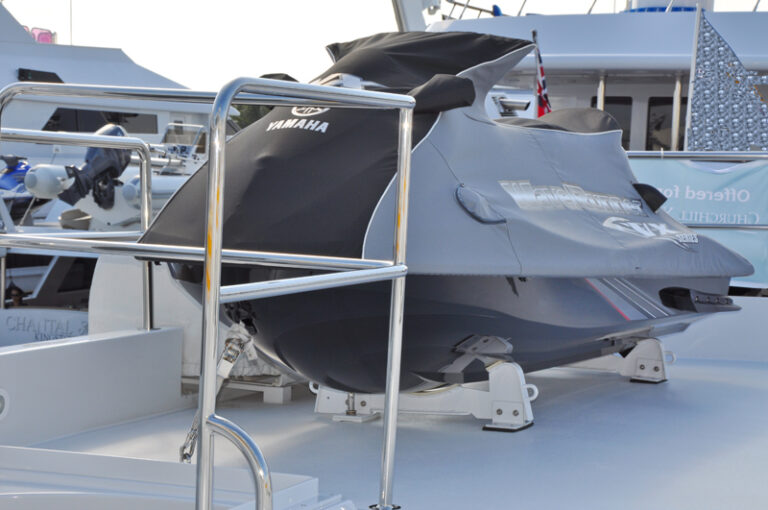 Motor yacht OLGA - 3 person wave runner