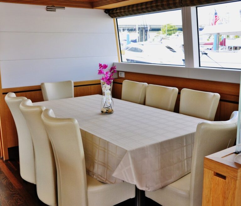 Motor yacht PARADISE - Dining