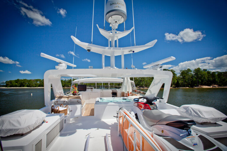 Motor yacht SALACIA - Flybridge Looking forward