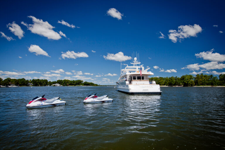 Motor yacht SALACIA - Water Toys