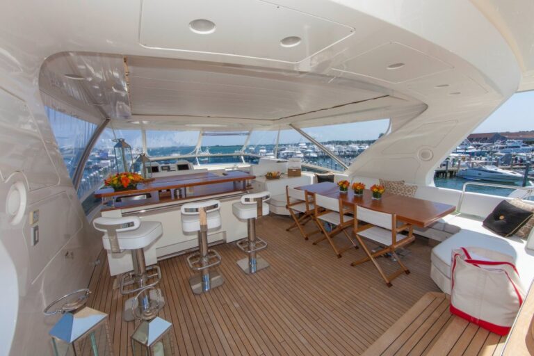 Motor yacht SORRIDENTE - Sundeck