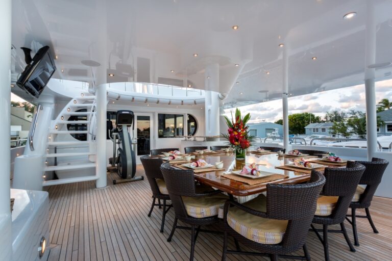 Motor yacht STARSHIP017